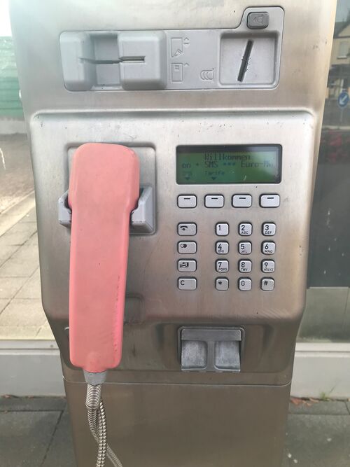 Öffentliche Telefonsäule am Bienenbütteler Bahnhof. Foto: Gemeinde